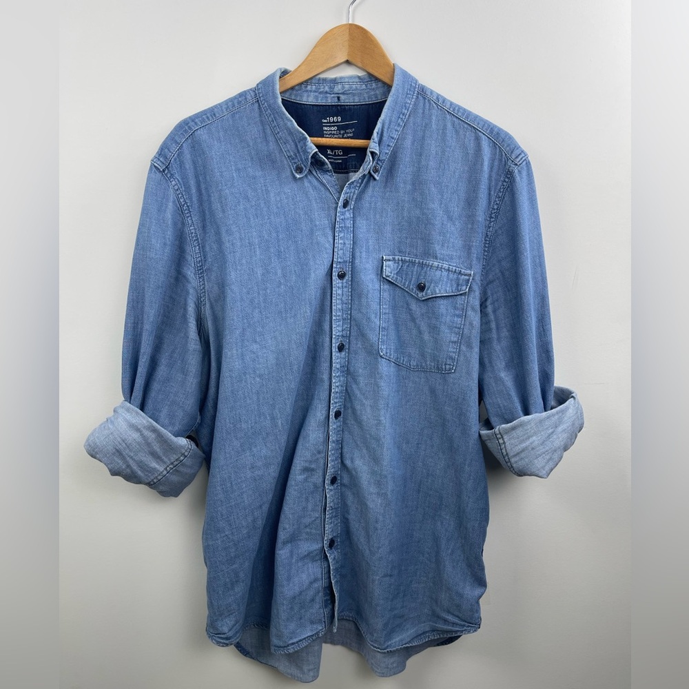 GAP Light Blue Casual Button Down Shirt